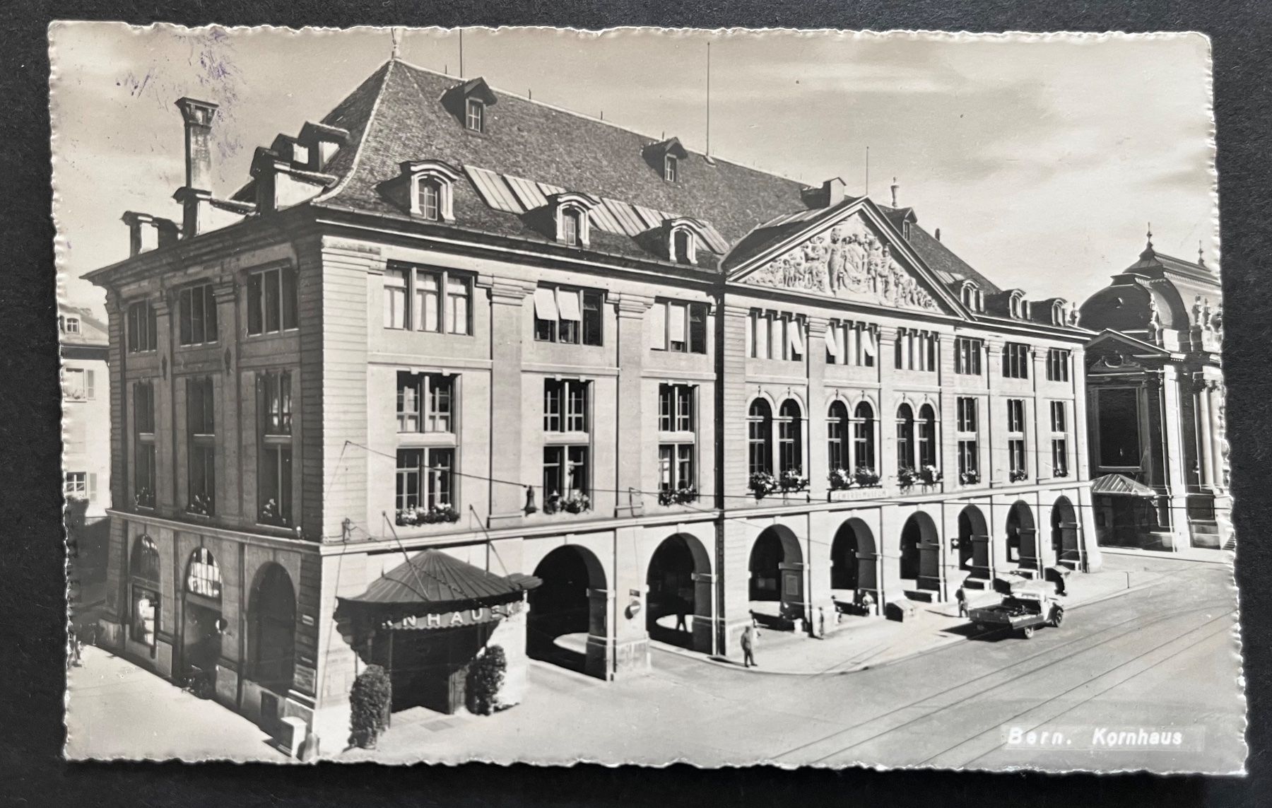 Cartes postales: Bern. Kornhaus, Oldtimer Autos, Feldpoststempel – D'occasion à Wabern par DaxKarten-75