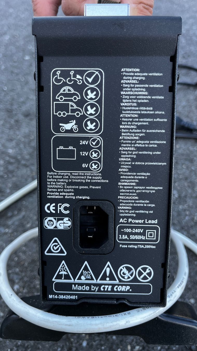 Voiturettes électriques: Seniorenfahrzeug elektrisch – D'occasion à Hägglingen par Ncc1701e 5