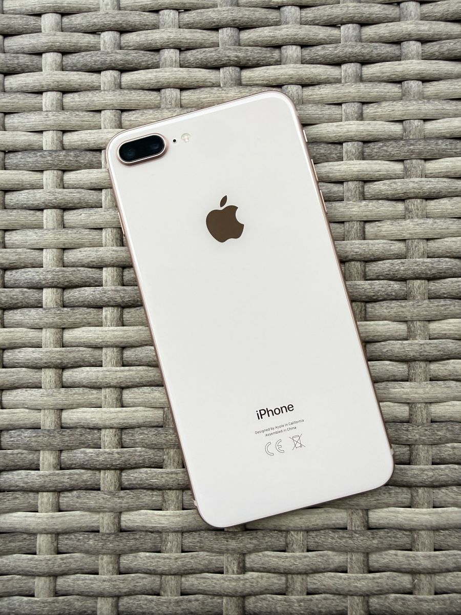 Apple Handys / Smartphones: iPhone 8 Plus inkl. Hülle und Ladekabel – Gebraucht aus Strengelbach von Chiavara 1
