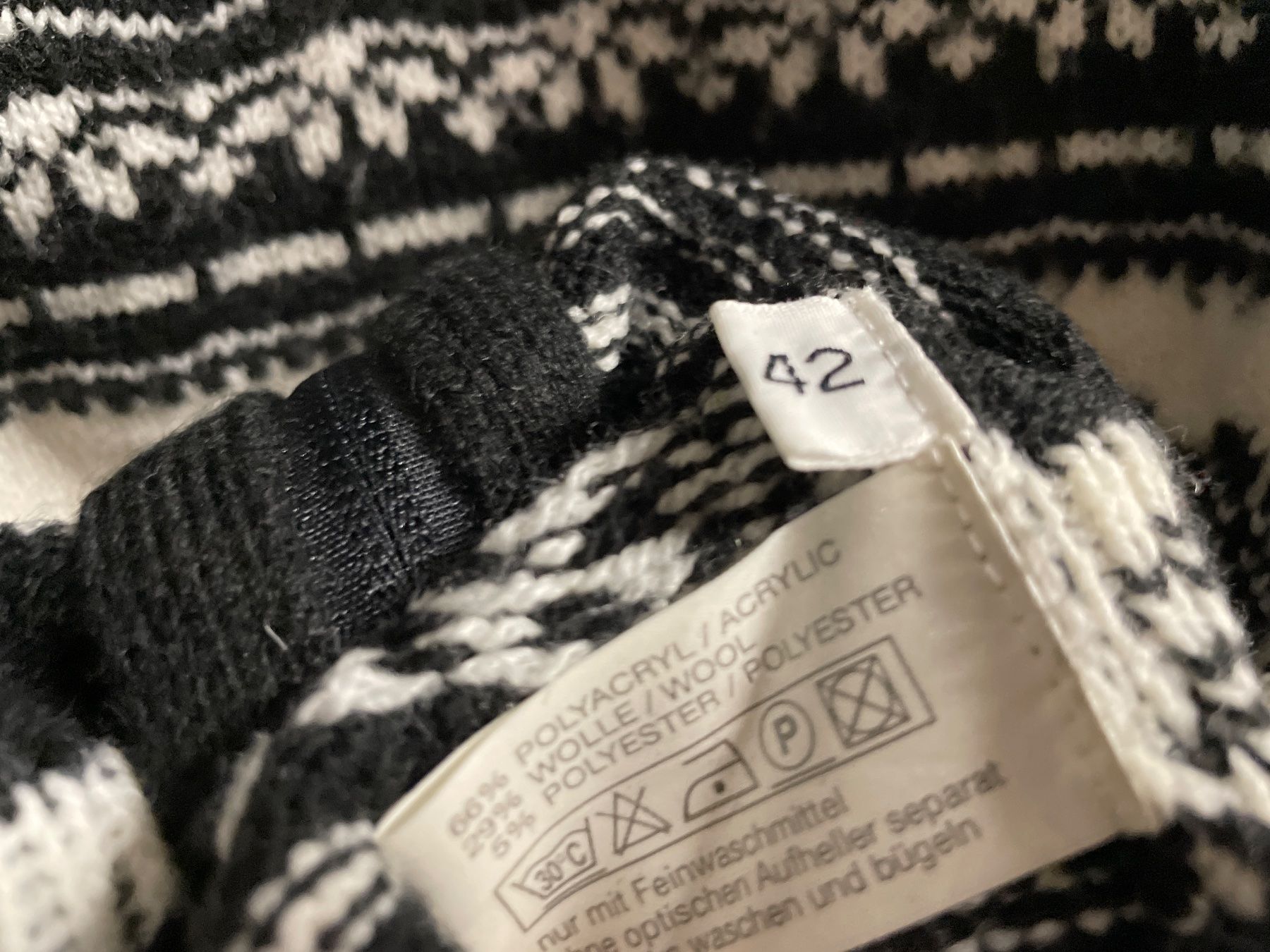 Giacche: PUBLIC Norweger Strickjäckchen Gr. 42 – Usato da Frasnacht venduto da GracyStore 3