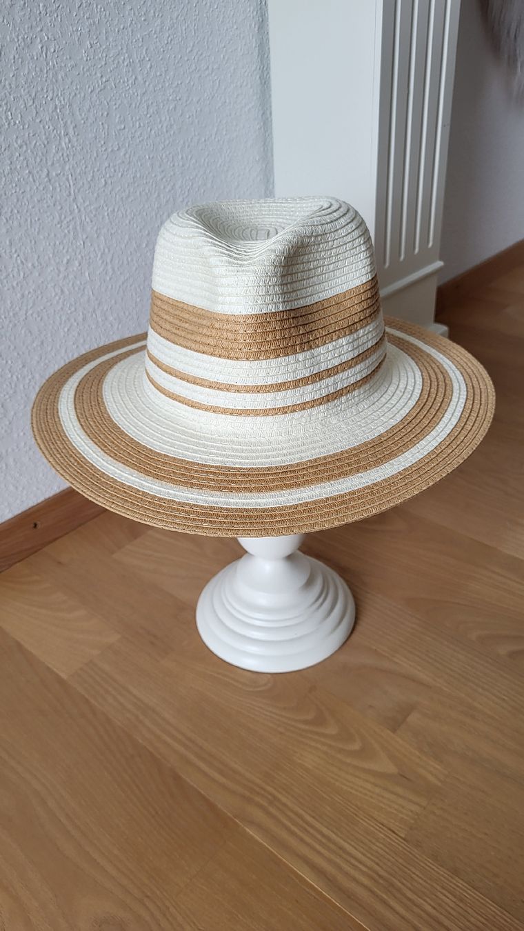Copricapi, berretti & cappellini: Sonnenhut – Usato da Muttenz venduto da Igma 2