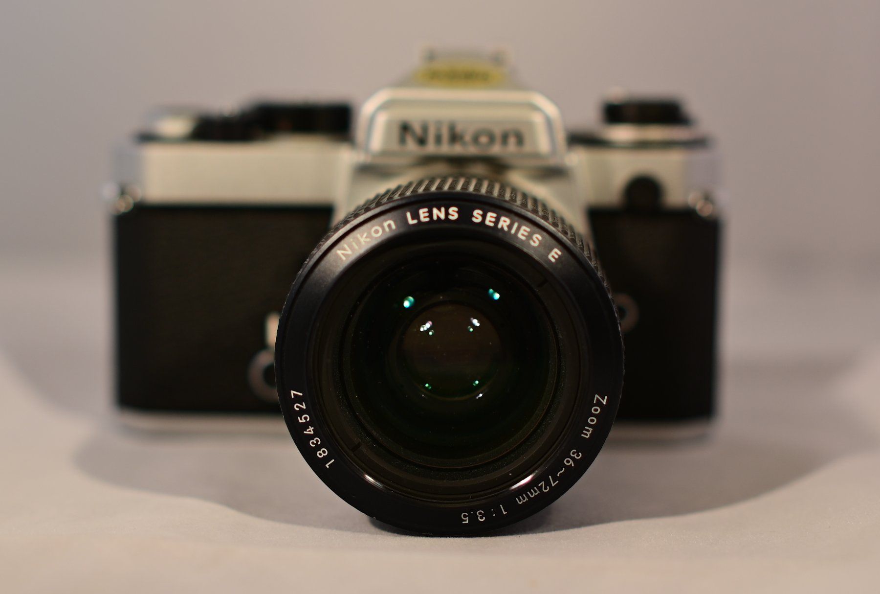 Nikon Kamera: Nikon FE mit Zoom Objektiv – Gebraucht aus Uster von Stoessda 3