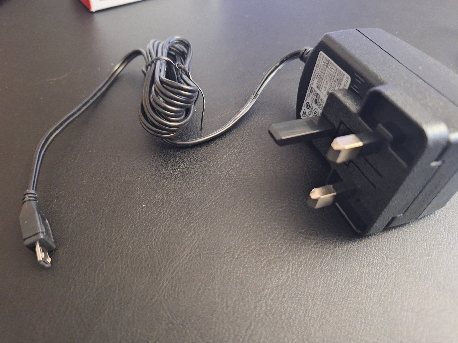 Caricabatterie: Netzteil 5V, 2,5A, Micro USB B, schwarz, Raspberry Pi – Nuovo e nell'imballaggio originale da Bülach venduto da Tvolvo