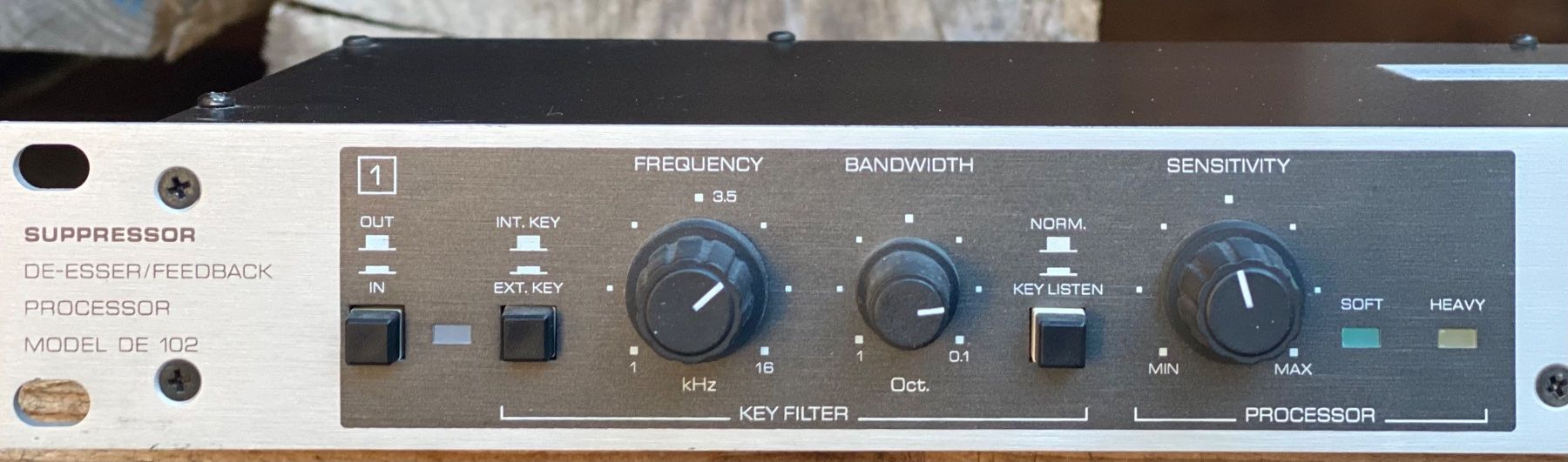 Behringer Mischpulte: Behringer De-Esser/Supressor DE-102 – Gebraucht aus Wirzweli von Kreonides 1