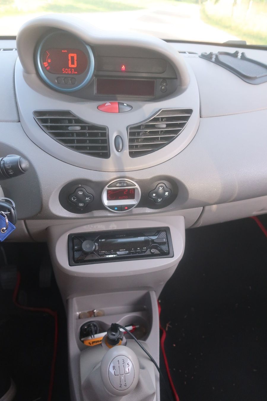 Renault Autos: Renault Twingo 1.2 16V – D'occasion à Les Bois par Jojo710 5