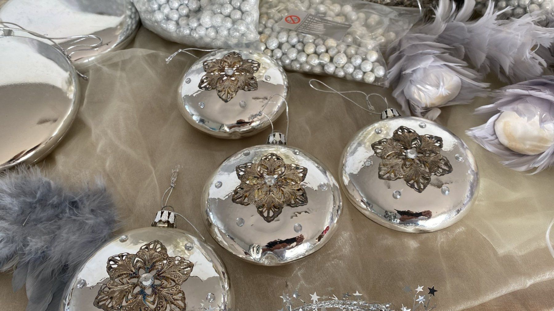 Tutte le decorazioni: Weihnachts Dekoration, silber, creme – Usato da Dagmersellen venduto da Arcticsnow2017 1