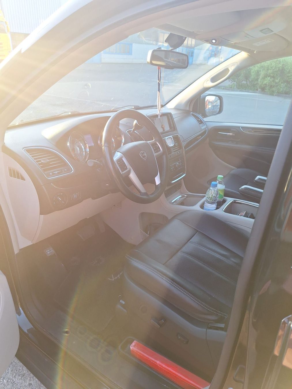 Lancia Autos: LANCIA VOYAGER 2.8D – D'occasion à Gais par mpe_mr7q 6