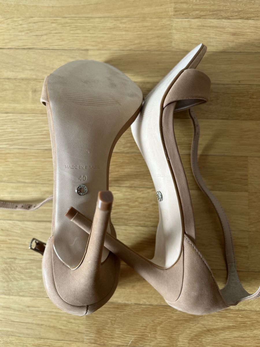 Scarpe da donna: New nude heels - suede  – Nuovo (secondo la descrizione) da Zollikon venduto da jud_cmm9 1