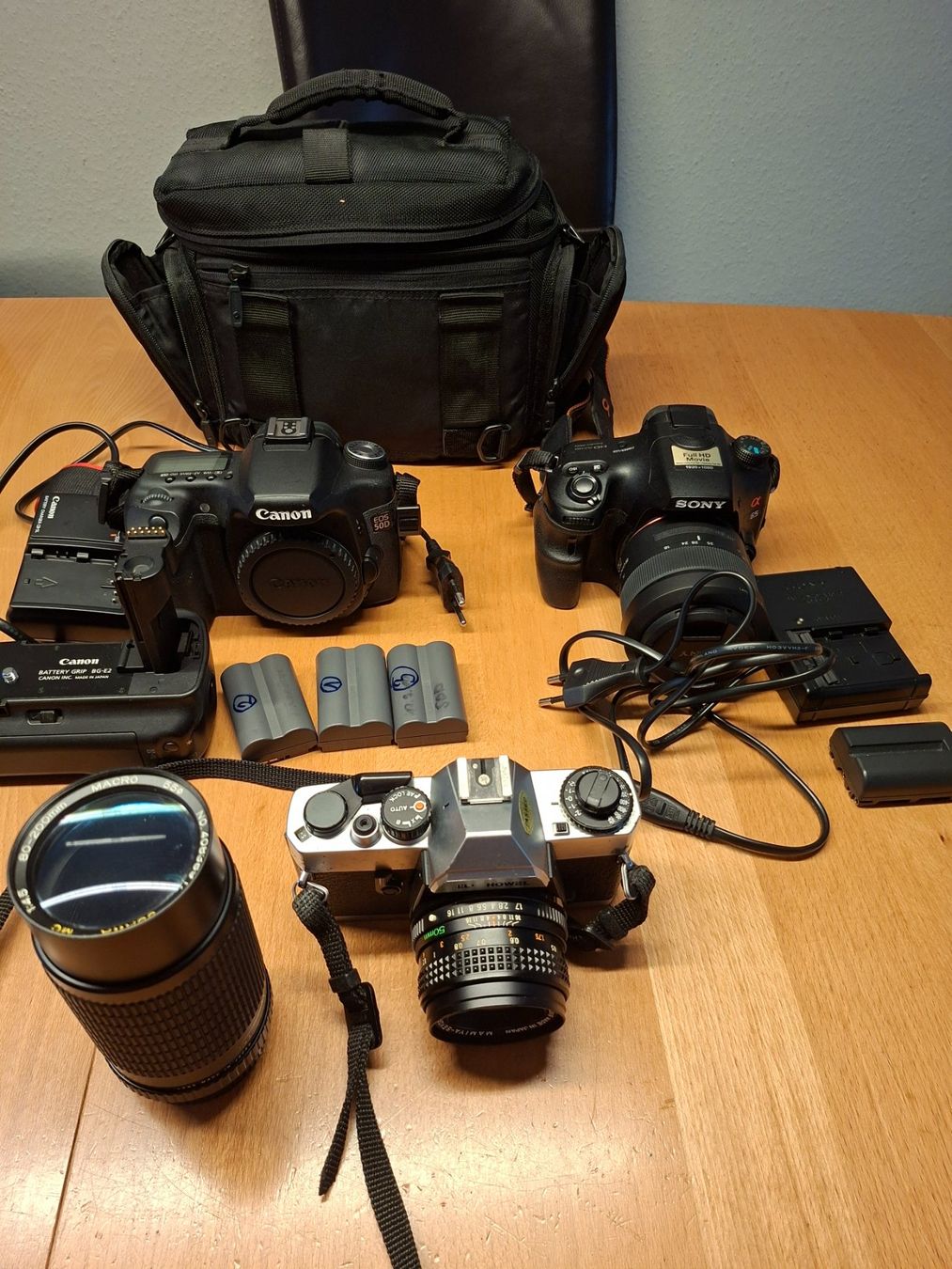 Appareil photo: Sony a65, Canon 50D, Analog Kamera – D'occasion à Reinach BL par aequo