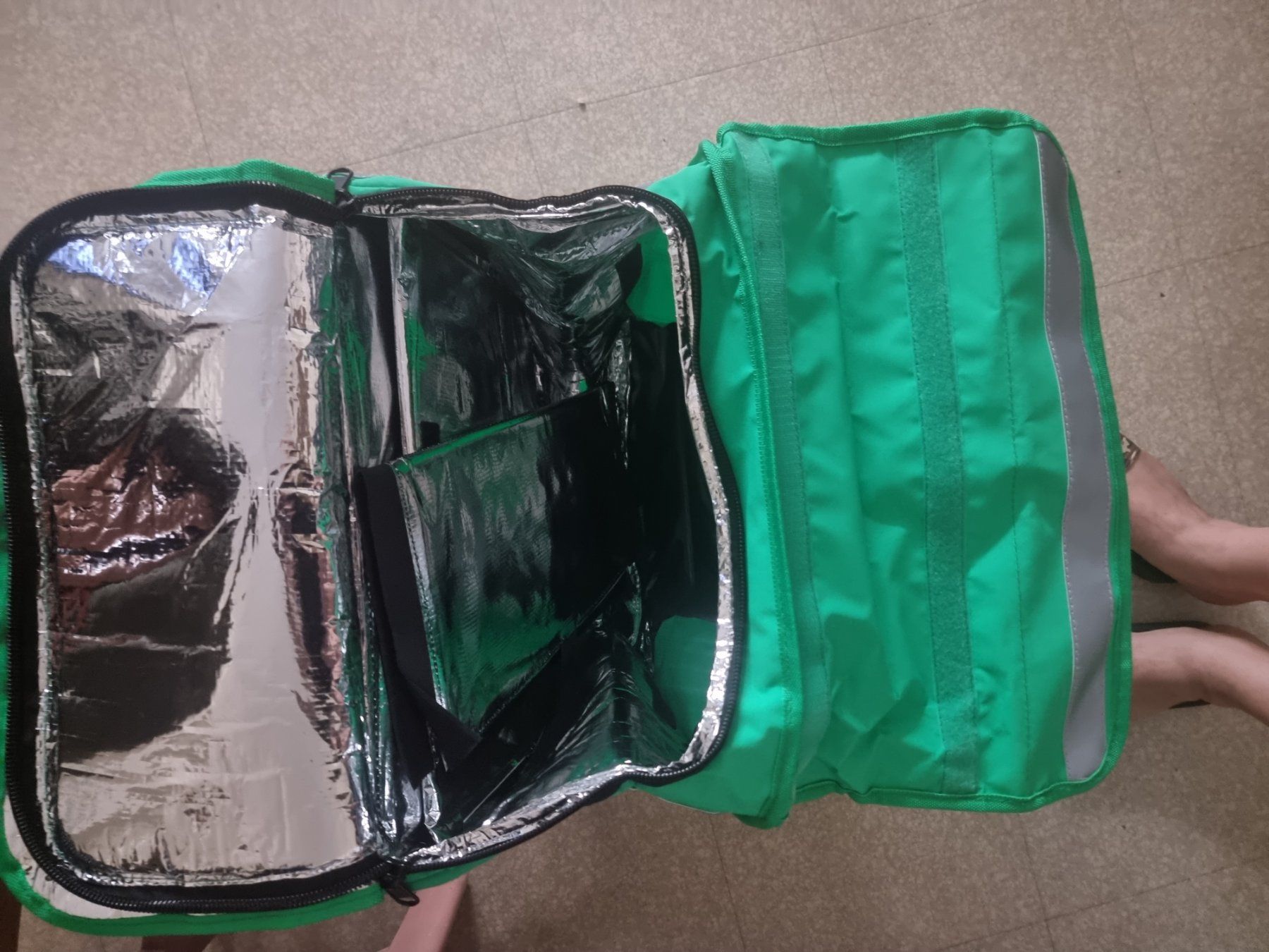 Borse: Sac de livraison Uber Eats vert bonne condition – Nuovo e nell'imballaggio originale da Thônex venduto da abb_pz2n 2