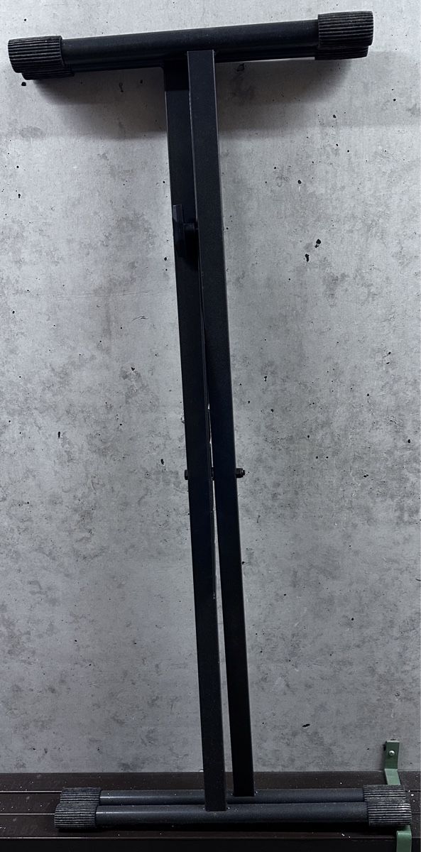 Supporti per strumenti musicali & leggii: Keybordständer – Usato da Burgdorf venduto da Blau4002