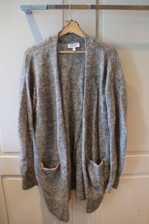 Grauer Mohair-Cardigan von &otherstories