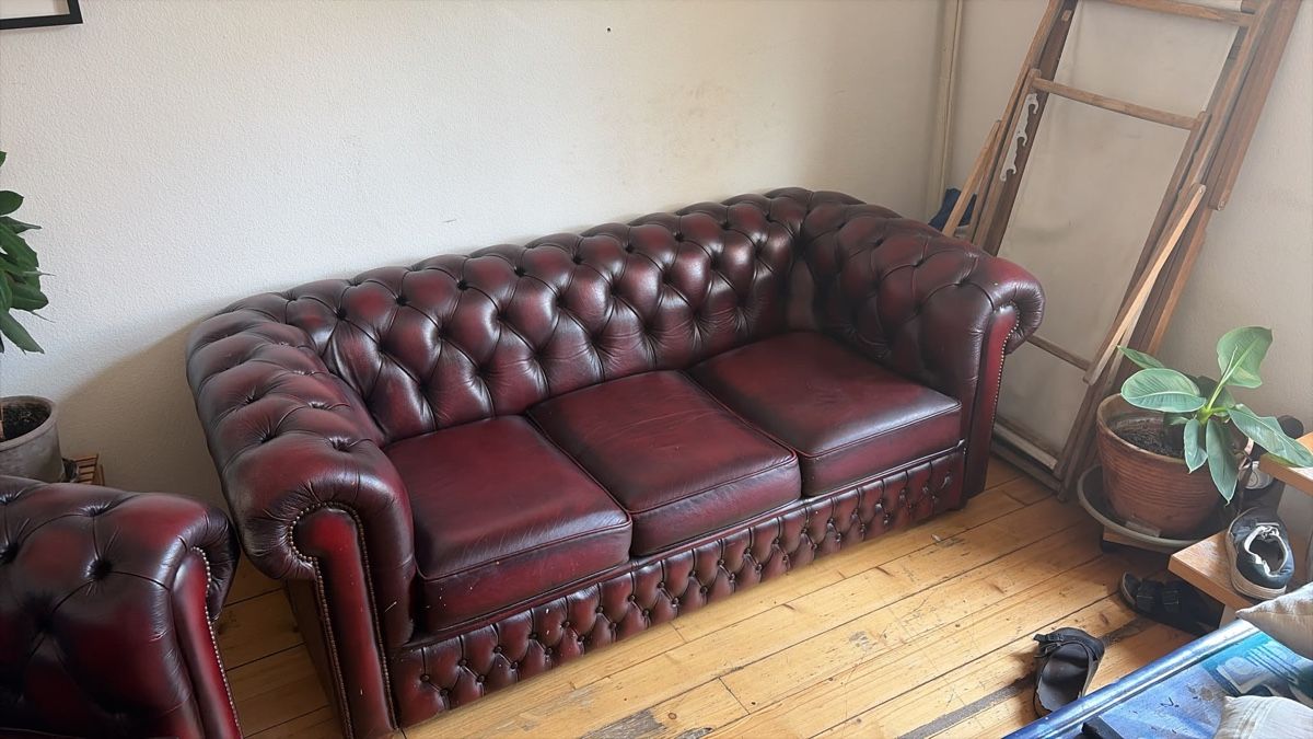 Chesterfield Sofas: Chesterfield Sofa und Sessel – D'occasion à Zürich par hab_jy2t
