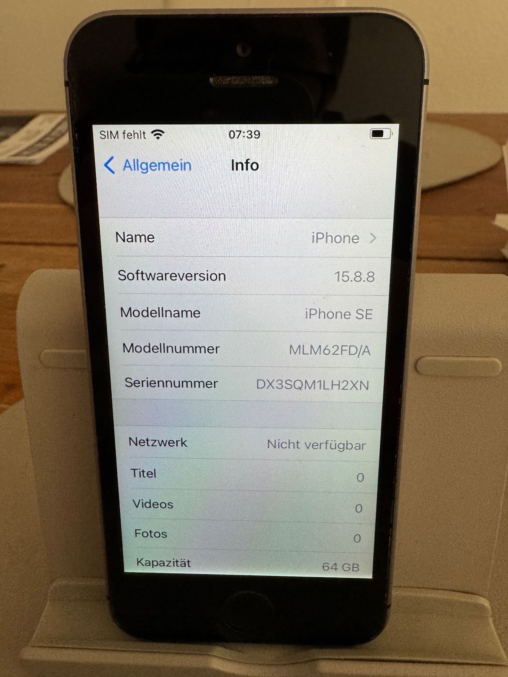 Apple Telefoni cellulari / Smartphones: iPhone SE – Usato da Adliswil venduto da Busys 1