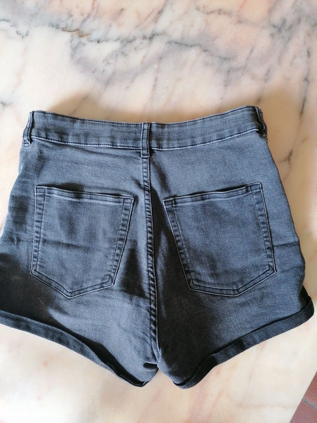 H&M Jeans: Shorts, 38 – Usato da Solothurn venduto da Shanty.20 2