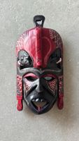 Handgeschnitzte Holzmaske aus Kenia