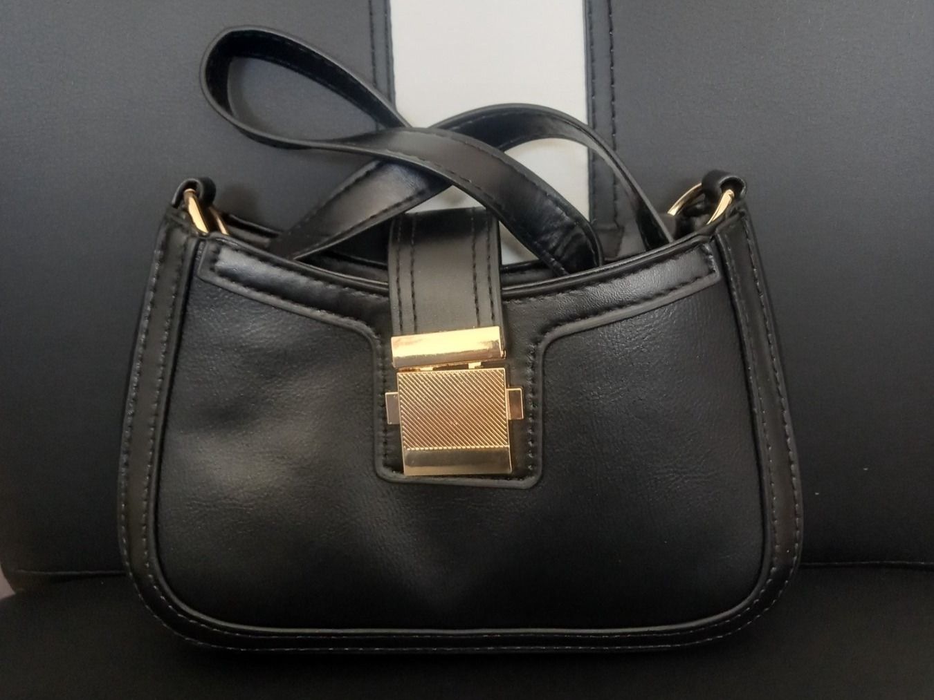 Borse da donna: Sac à Main – Nuovo e nell'imballaggio originale da Conthey venduto da OLEN-67 1