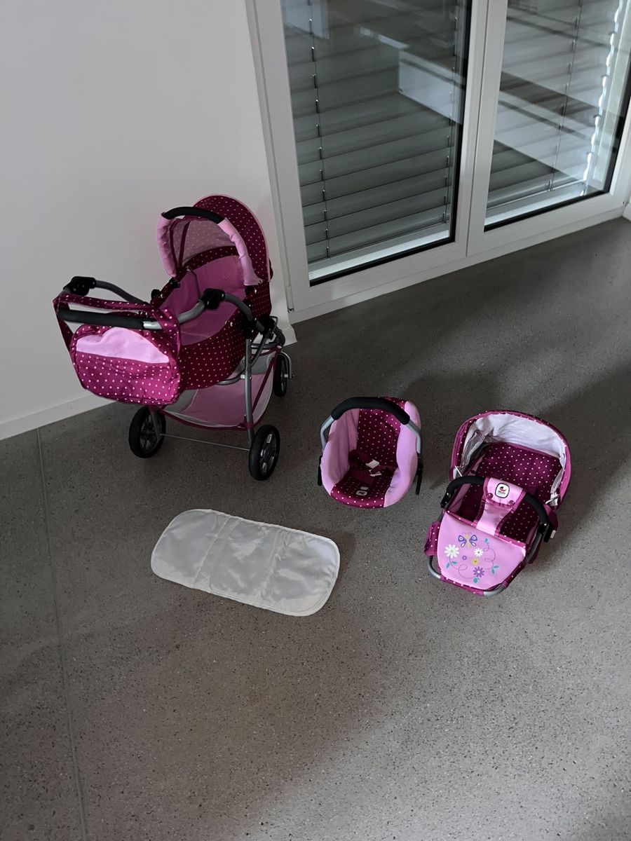 Puppenwagen: Puppenwagen mit Zubehör – Gebraucht aus Bözberg von Meister1234567890