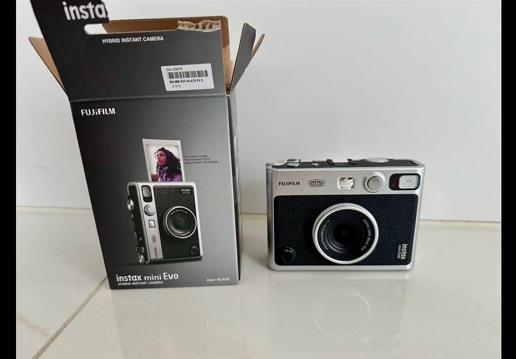 Fotocamera: Fujifilm instax mini Evo – Nuovo e nell'imballaggio originale da Sarnen venduto da OWAccount