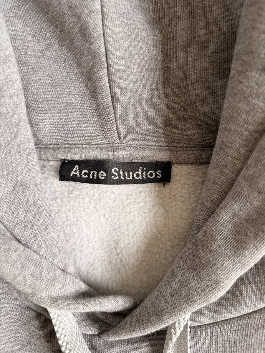 Acne Studios Maglioni & Felpe: Acne Studios Hoodie Grau in L – Nuovo (secondo la descrizione) da Zürich venduto da jav_sxn2 2