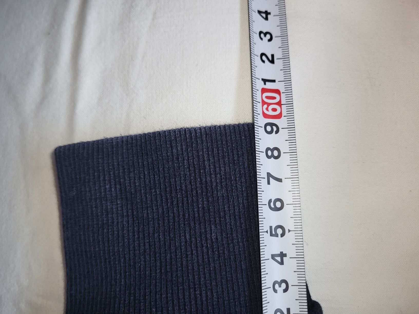 Pullover & Sweatshirts: RAW - Pull à Capuchon Bleu Foncé, Taille M – Gebraucht aus Haute-Nendaz von DetoutDerien 9