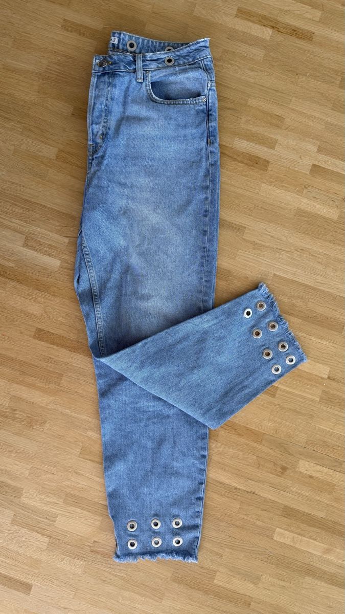 Zara Jeans: Stilvolle Zara Mom Jeans gr.40 – Usato da Winterthur venduto da -BeHappy24-