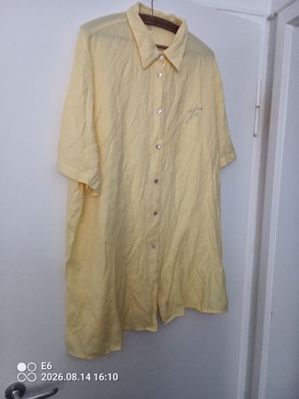 Gelbe Bluse