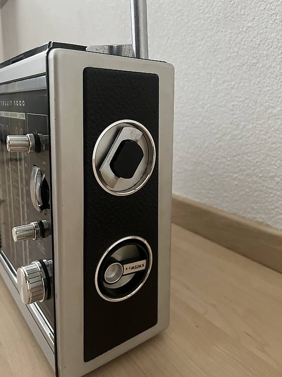 Radio: Grundig Satellit 1000 – Difettoso da Wichtrach venduto da Honduras 2