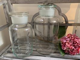 2 grosse Apothekerflaschen weissglas, geschliffene Deckel