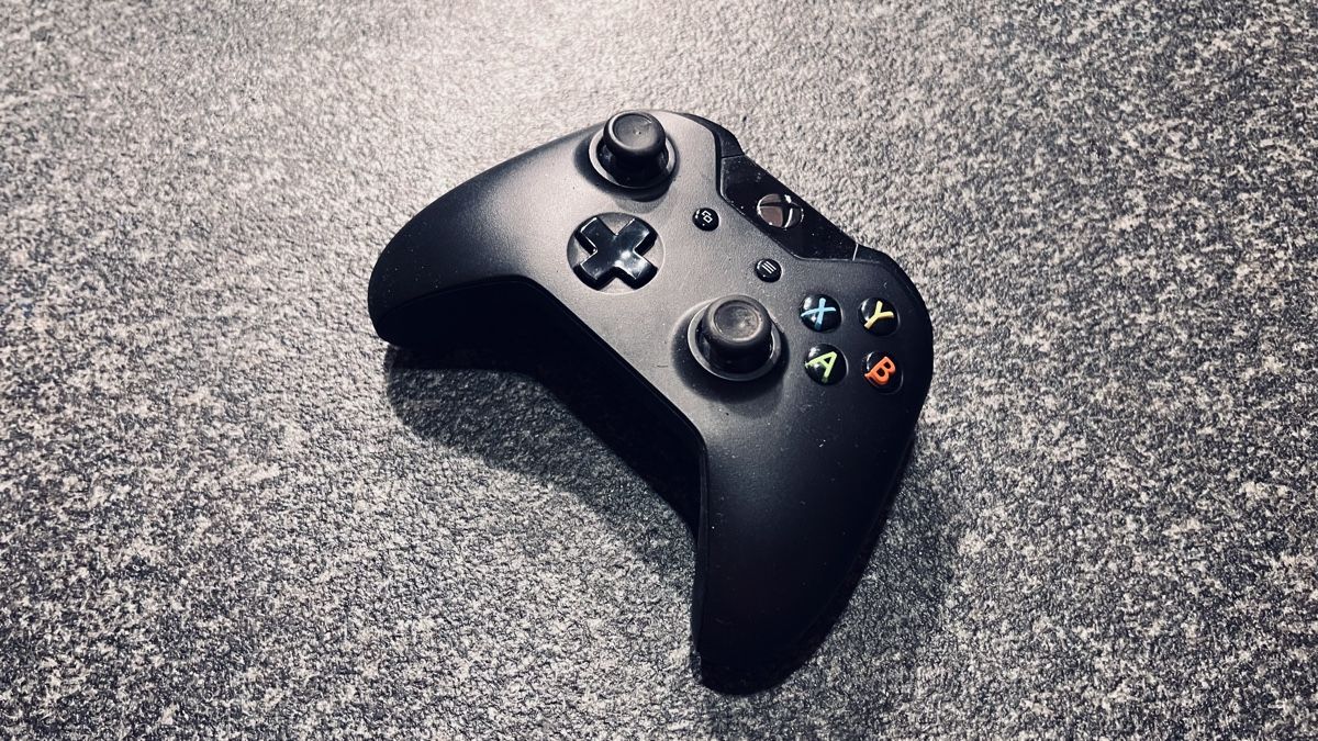Microsoft Console: Xbox One Konsole mit Spielen und Headset – Usato da schöftland venduto da polymechaniker 1
