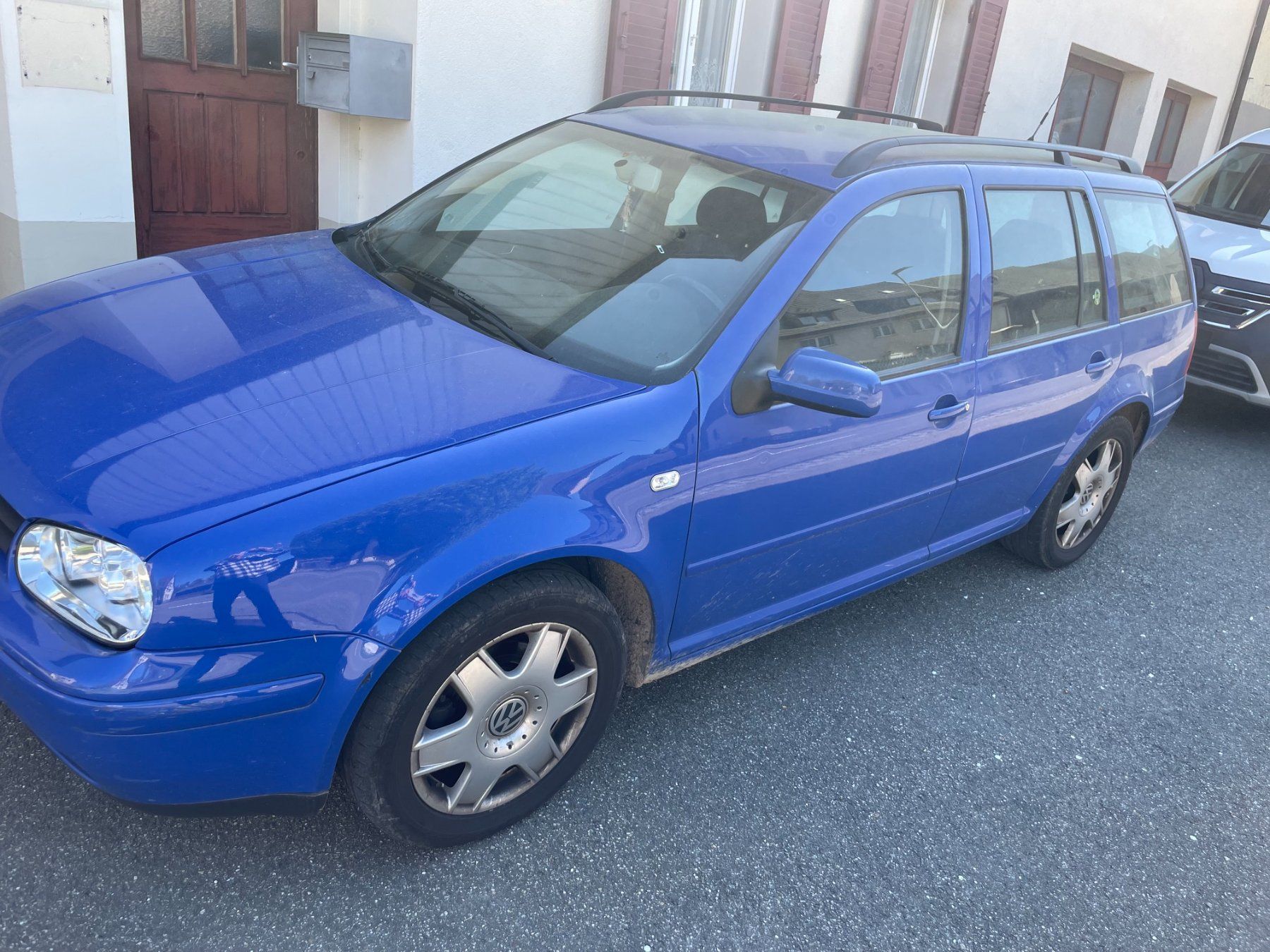VW Automobili: VW Golf – Usato da Wegenstetten venduto da autodienstleistungen