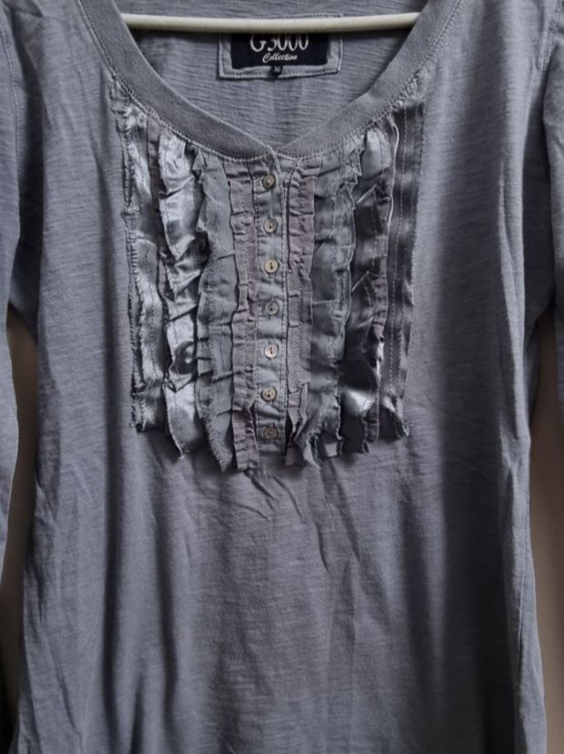 T-Shirts: Shirt, mit schönem Rüschenbesatz  Gr. 36 – Neu (gemäss Beschreibung) aus Geroldswil von Agapanthus22 1