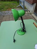 Grüne Schreibtischlampe im Retro-Stil für dein Büro!