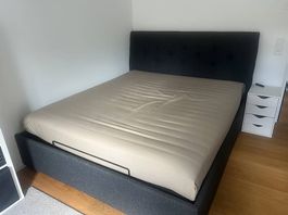 Bett 180 cm x 200 cm Ikea 