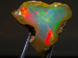 Opal Ethiopian Rough! 6.3 Karat! Wunderschön! Top Preis!!!