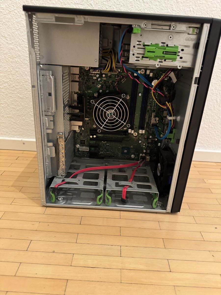 Fujitsu PC: Fujitsu ESPRIMO P957 Desktop-PC – Intel Core i5 – Difettoso da Adliswil venduto da Busys 2