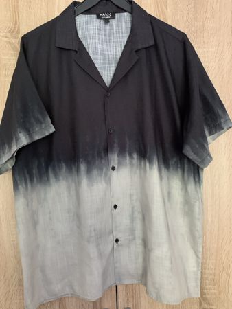 Hemd Marke Boohoo Gr L Schöner Schnitt und Batik Muster