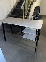 Schreibtisch