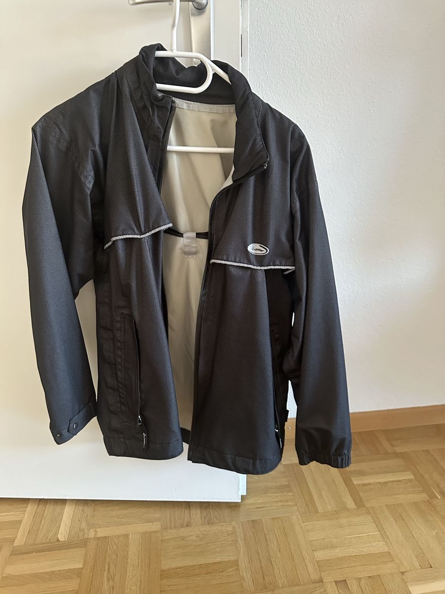 Löffler Giacche: Löffler Trainingsjacke – Usato da Urtenen-Schönbühl venduto da claudiasteiner