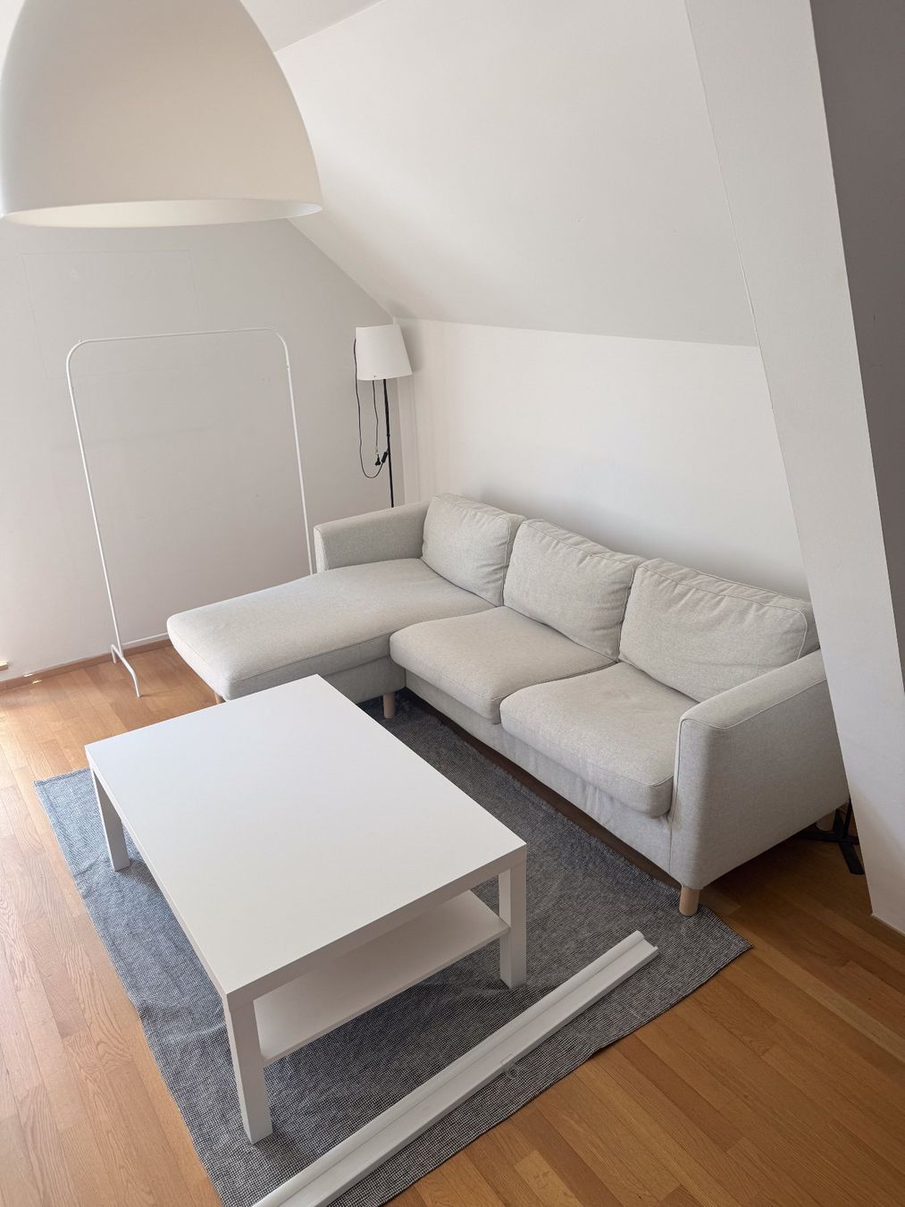 Divani: Alles muss raus: Couch aus Stoff – Usato da Zürich venduto da heysmokey 1