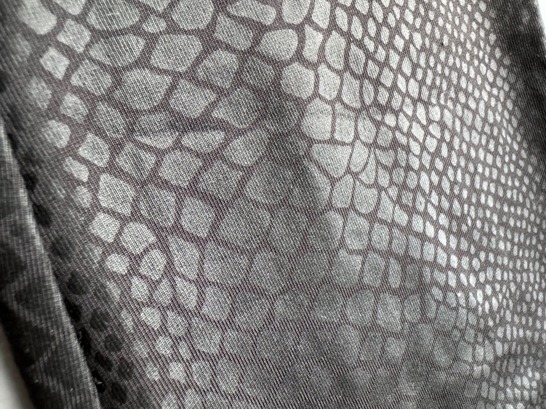 Leggings: Leggins mit Schlangenprint – Usato da Rudolfstetten venduto da krach