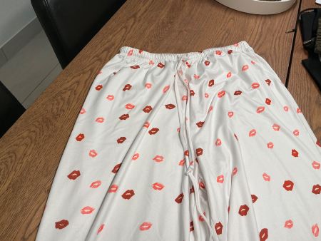 Damen Pyjamahose weiss mit Lippenmotiv Gr.L