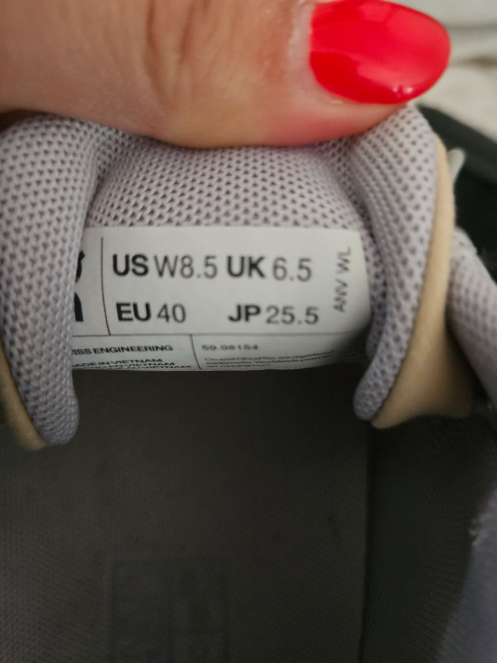 On Scarpe da uomo: Ungetragene On Cloud 5, Grösse 40 – Nuovo (secondo la descrizione) da Luzern venduto da Caro2601 1