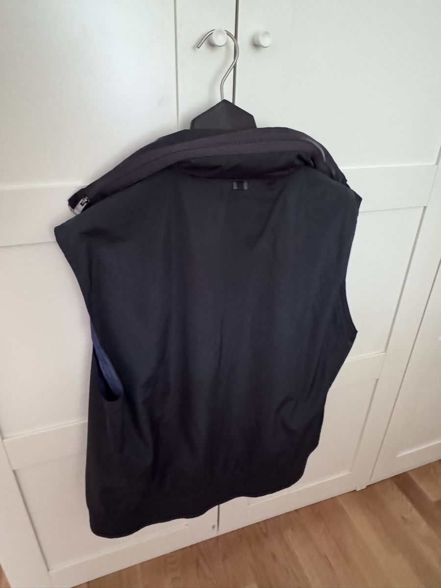 Hugo Boss Gilet & Giacche: Hugo Boss Weste, Grösse 54, dunkelblau – Usato da Basel venduto da oks_7kxy 4