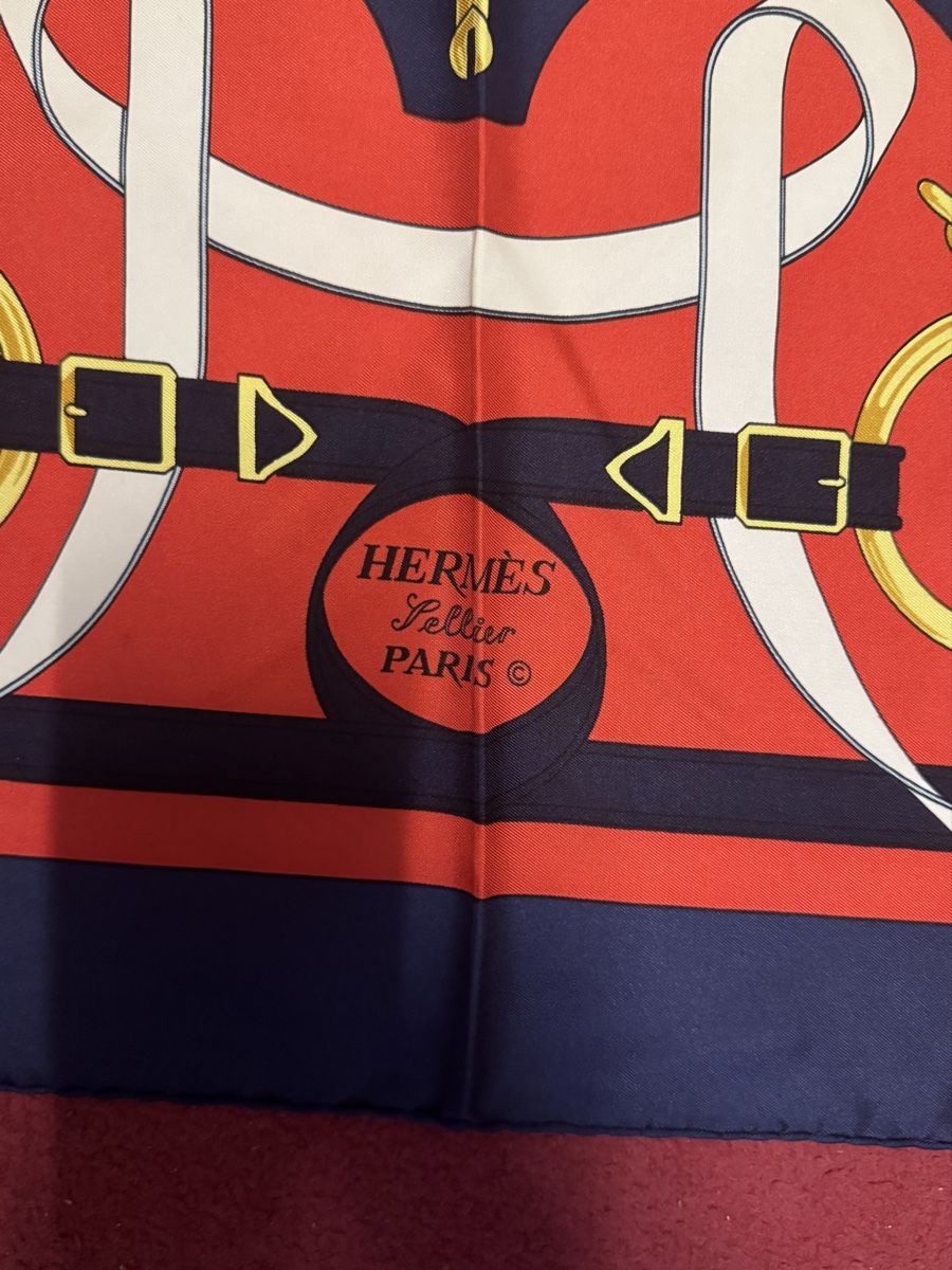 Hermès Foulards, Tücher & Schals: Seidentuch Hermès Schal  – Gebraucht aus Schlieren von Freundlich02 4