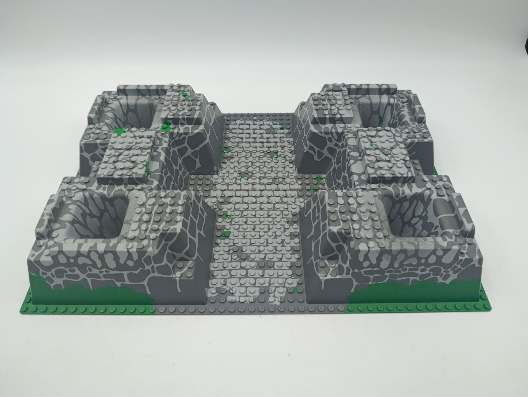 Lego Baukästen: LEGO Burgen Grundplatte – Gebraucht aus Wil SG von Donaldus