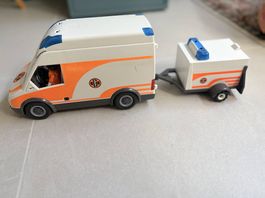 Playmobil Krankenwagen + Anhänger