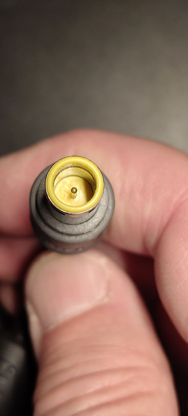 Lenovo Ladegerät: Lenovo power adapter 135W – Gebraucht aus Rebstein von sho_7yky 2