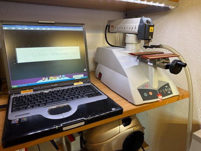 Alle Maschinen: Gravograph IM4 Graviermaschine mit Software – Gebraucht aus Rüegsbach von franziska10
