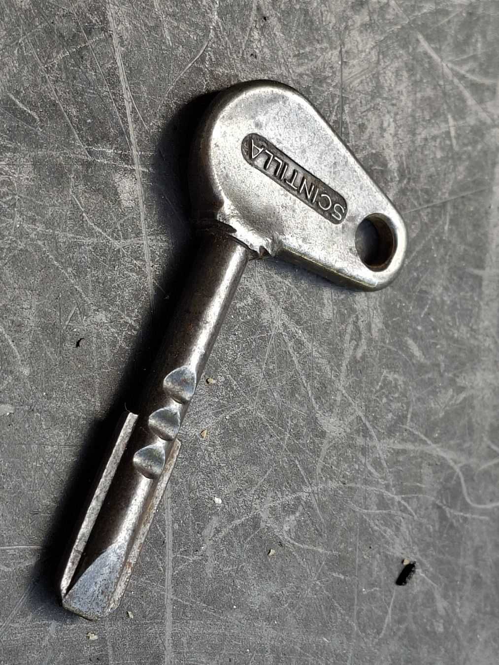 Saurer Accessori per altri veicoli: scintilla clef schlussel oldtimer auto Berna Saurer trucks – Usato da lausanne venduto da Nicolier0 1
